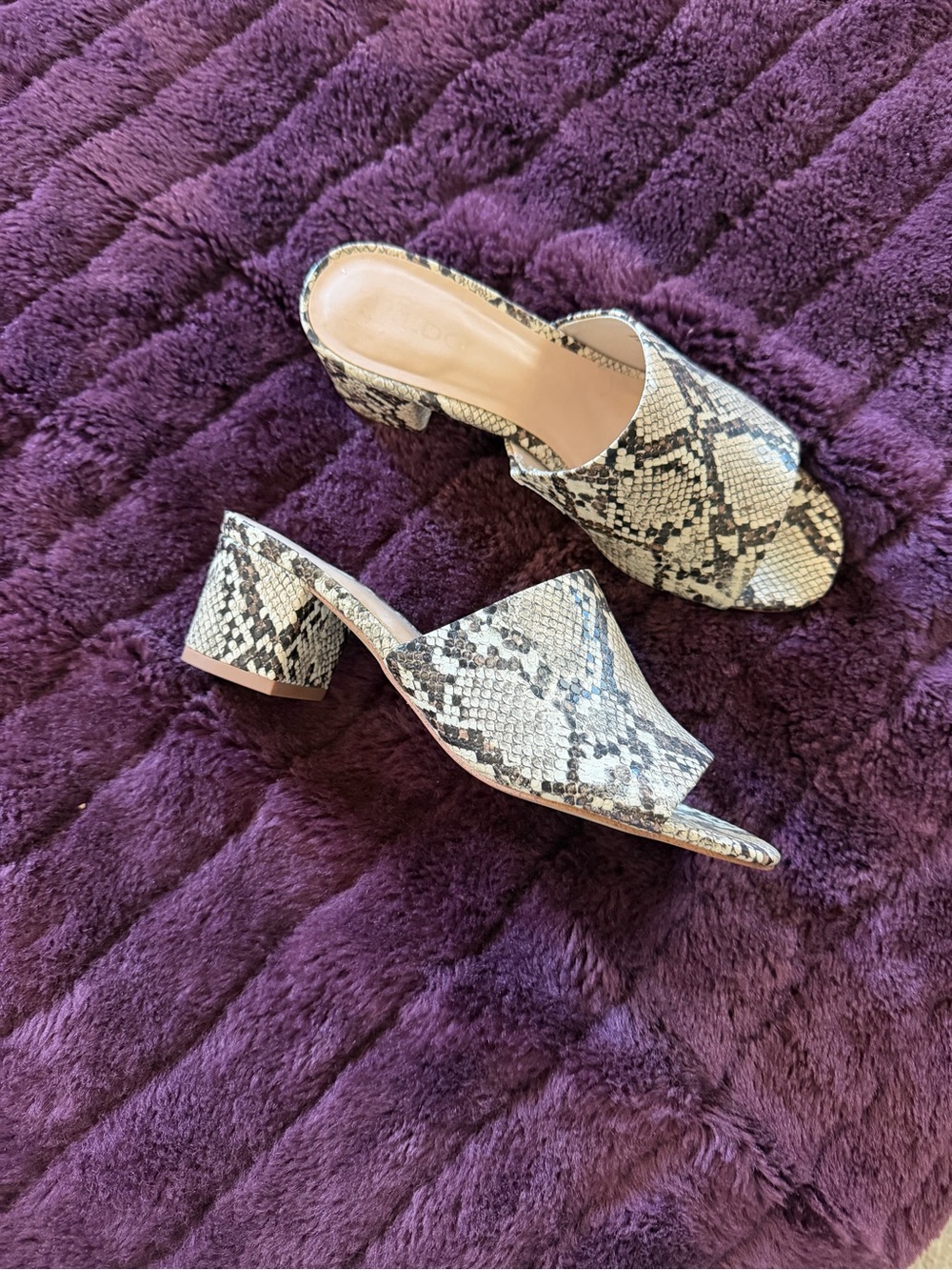 Snake-Print Open-Toe Block Heel Mules - White/Brown